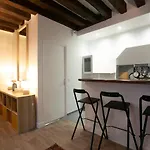 公寓 Authentic In Center Of Parisian Marais *